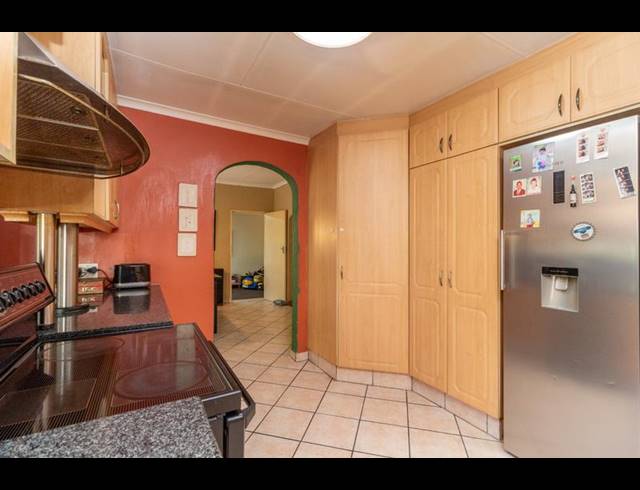 4 BEDROOM HOUSE FOR SALE IN BRACKENHURST